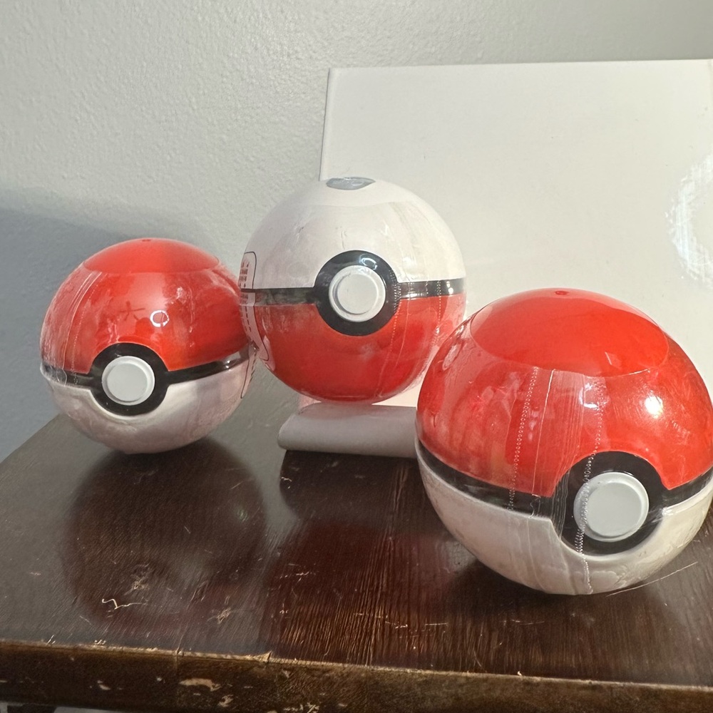 Pokemon Palmsize Wonders (1) Poké Ball Set with Figure - Picture 3 of 4